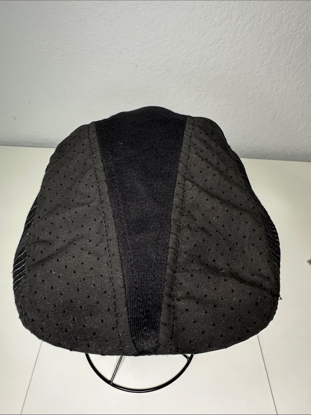 Land Rover Range Rover Black and Charcoal Flat Cap